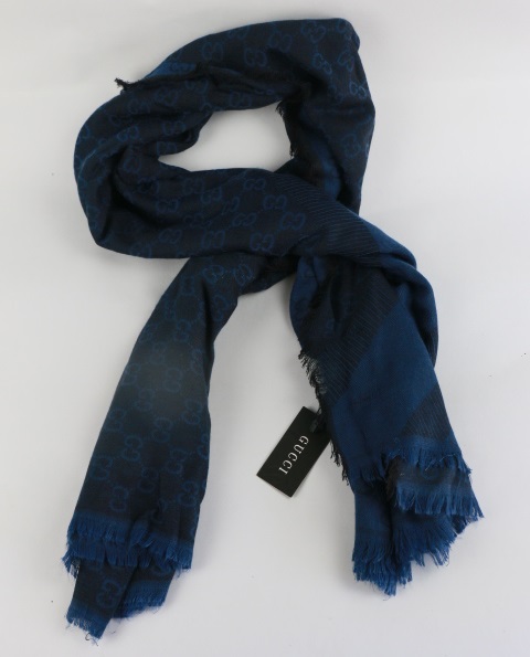 GUCCl brand scarf 17